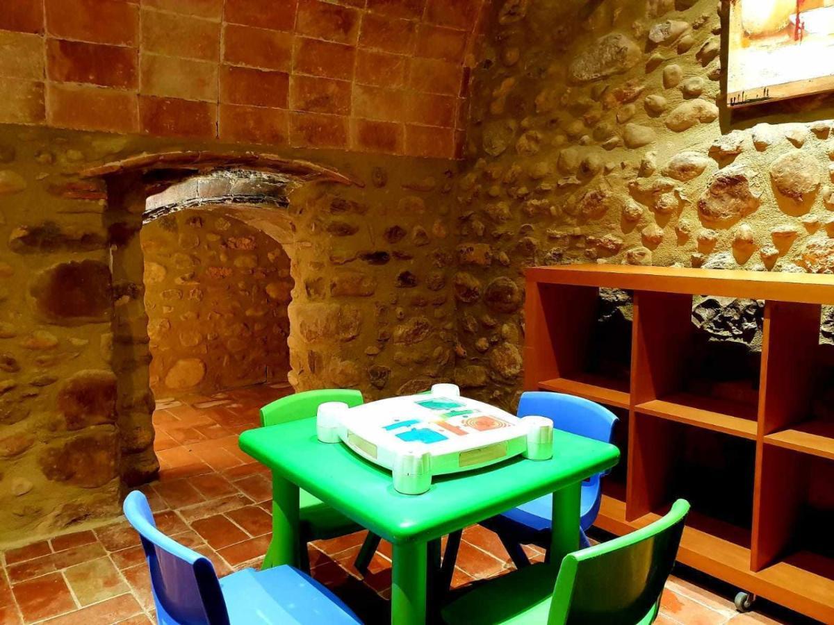Masia Para Grupos Con Piscina Privada28 Pax Cabanelles Exteriör bild