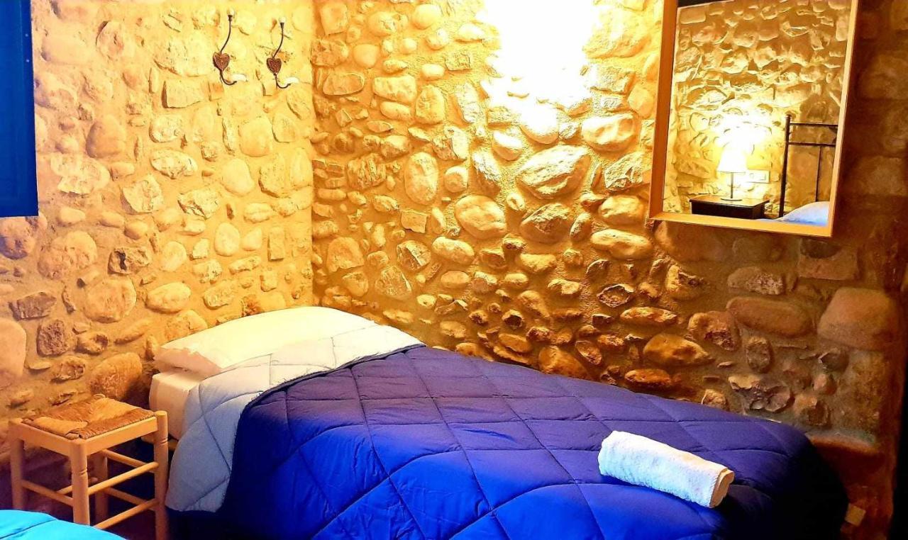 Masia Para Grupos Con Piscina Privada28 Pax Cabanelles Exteriör bild